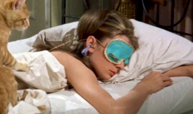 Dormir de maquiagem faz mal para a pele? Dermatologista responde