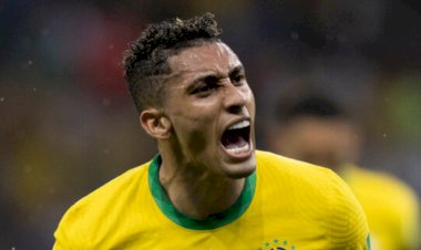 Barcelona vira as costas para Neymar. E Cristiano Ronaldo. Contrata Raphinha, por R$ 310 milhões