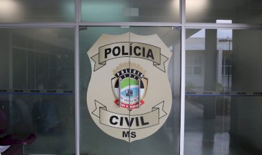 Homem é preso após matar esposa transexual a pauladas na Capital