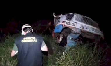 Caminhão cai em ribanceira na MS-430 e mata douradense