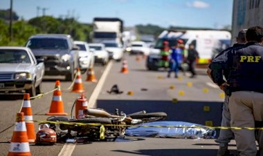 Motociclista é atingido por caminhão e arrastado por 50 metros