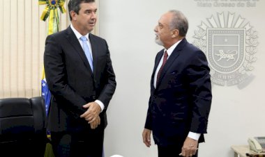 Riedel assina posse do novo procurador-geral do Ministério Público de Contas