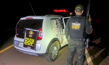 Carros carregados com cigarros e defensivos agrícolas colidem e são apreendidos