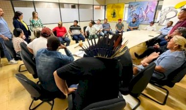 Indígenas entregam relatório sobre situação de 23 comunidades