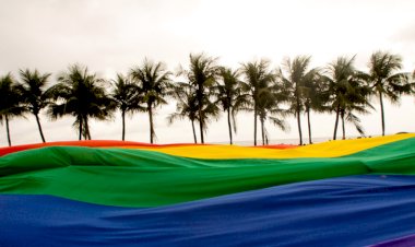 MÊS DO ORGULHO  Conheça destinos brasileiros que promovem o turismo LGBTQIA+