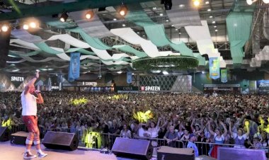 Oktoberfest Blumenau é suspensa um dia após abertura por alerta de enchente