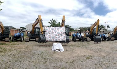 Secretaria da Agricultura de SC entrega maquinários para fortalecer o agro em 15 municípios