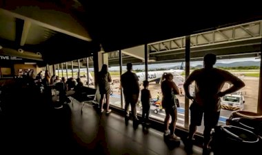 Aeroporto de Navegantes é fechado e voos são cancelados