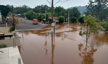 Enquanto Brasil todo sofre com calor, SC tem mais uma previsão ‘catastrófica’ de chuva