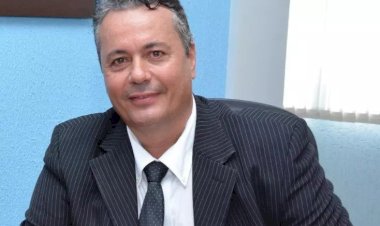 Prefeito está foragido por invadir casa e atirar 15 vezes contra ex e namorado; FOTOS