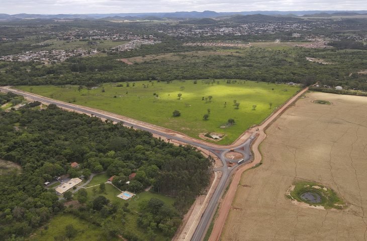 Pavimentação da Rodovia do Turismo tem 50% obra concluída