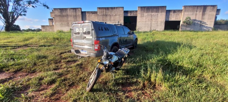 Motocicleta furtada em estabelecimento comercial é recuperada pelo DOF