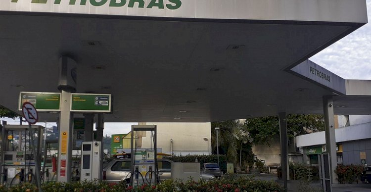 Petrobras reduz preços de diesel para as distribuidoras a partir de hoje